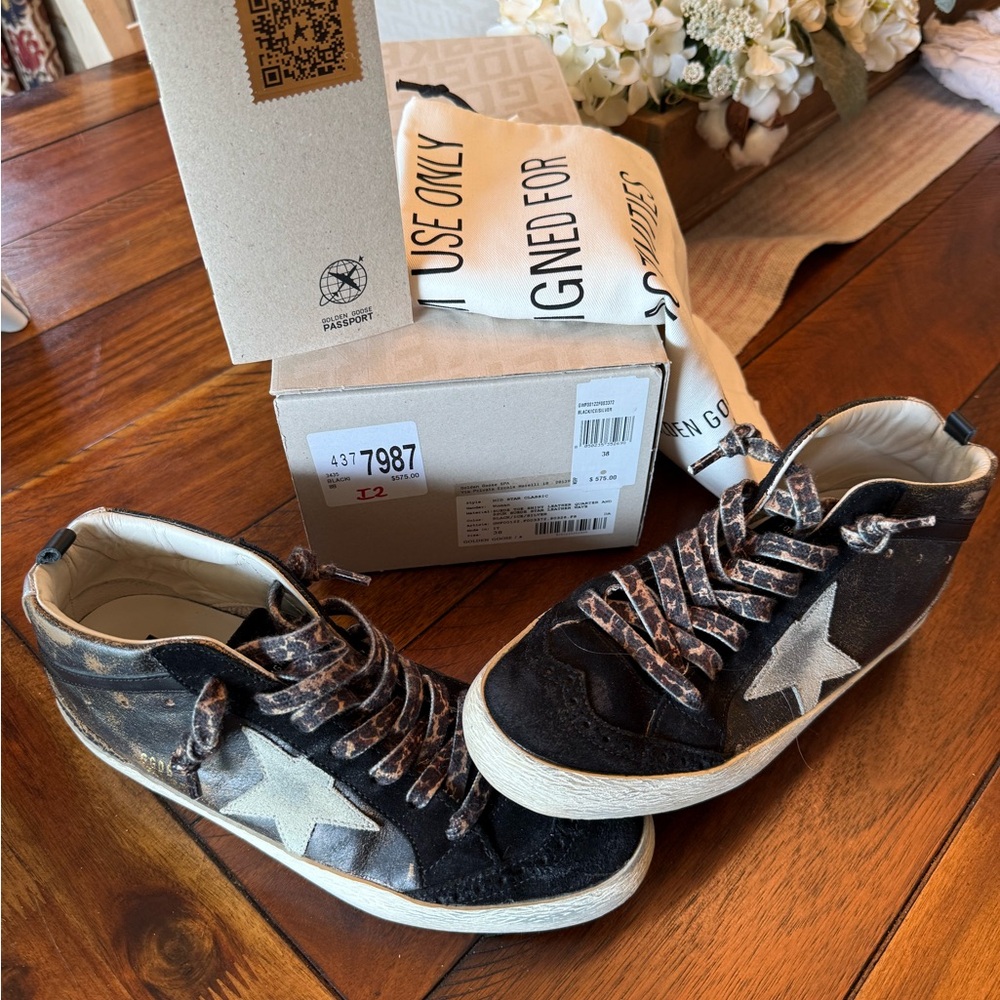Golden Goose Black Mid Star